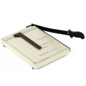 GUILHOTINA BASE DE AÇO 30 CM COM TRAVA MAZZILI